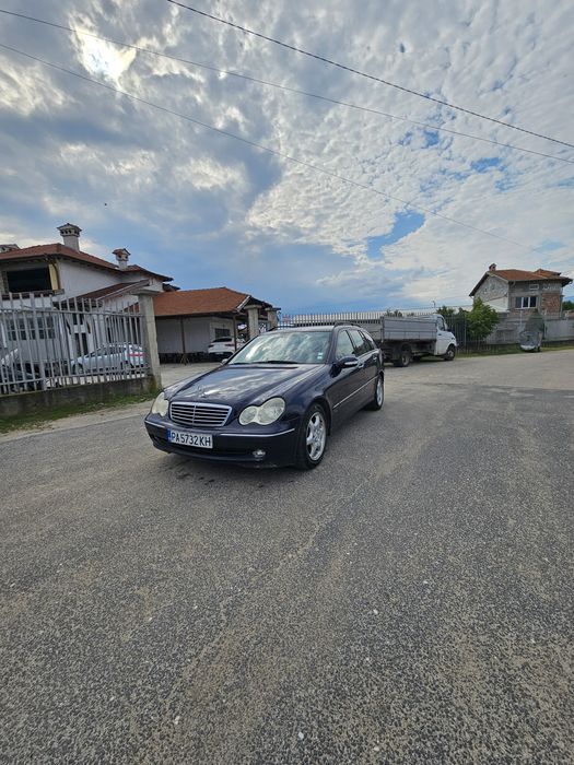Mercedes-Benz C220