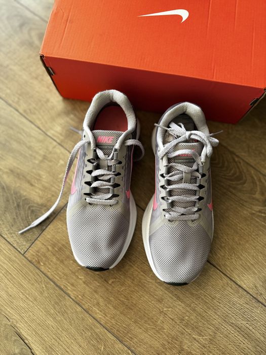 Маратонки Nike светло сиви