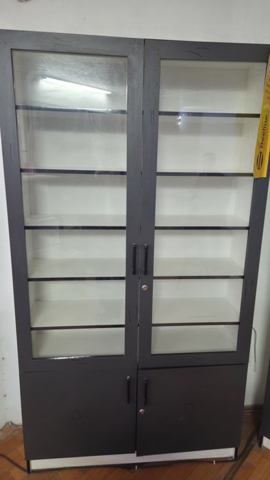 Шкаф ветрина. Срочно