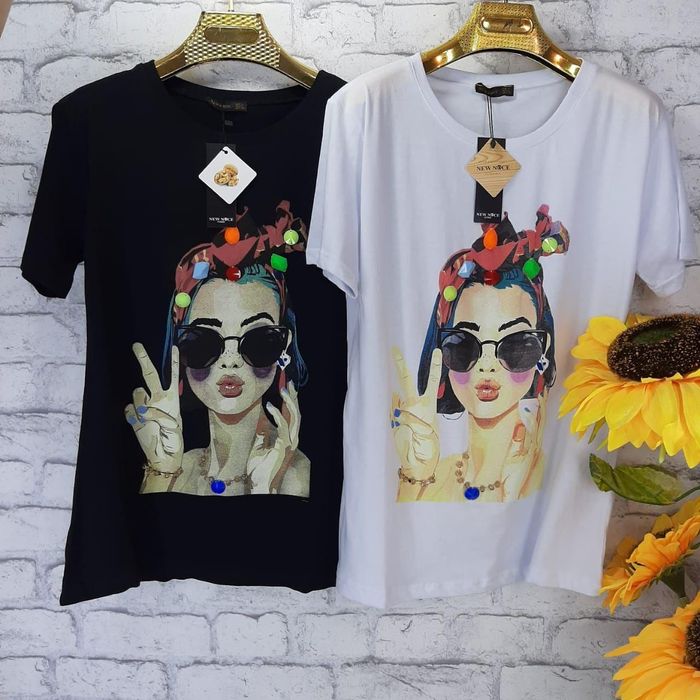 Женские футболки