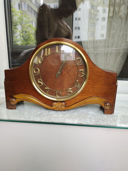 Продам каминные часы Весна