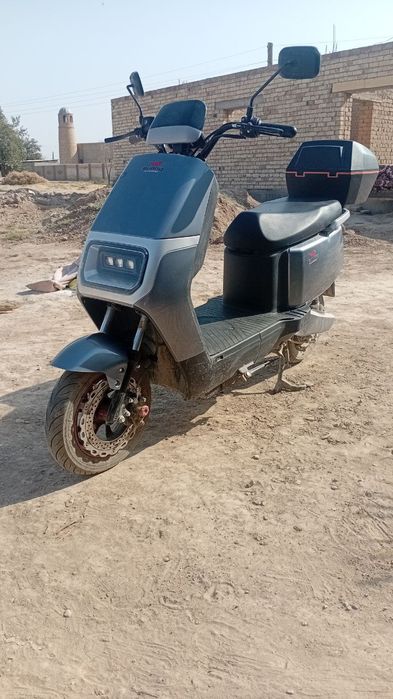 Buroq elektron skuter