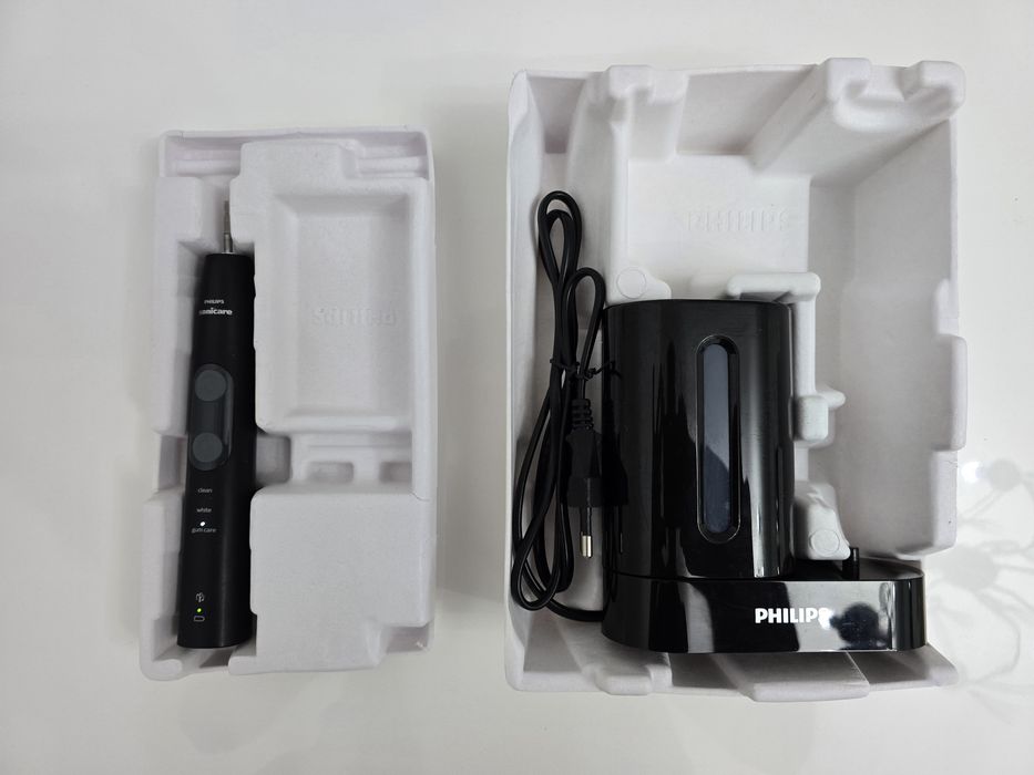 Periuța de dinți sonicare hx684B 201227-4c 8 in cutie cu incarcator