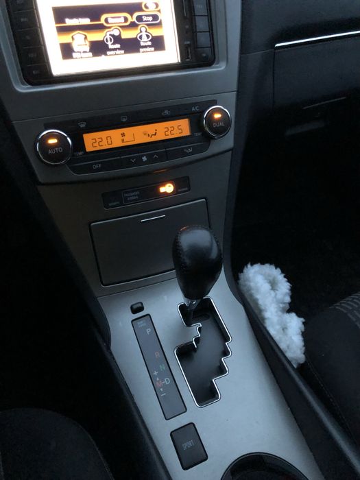 Toyota Avensis 2.2 d-cad automatic