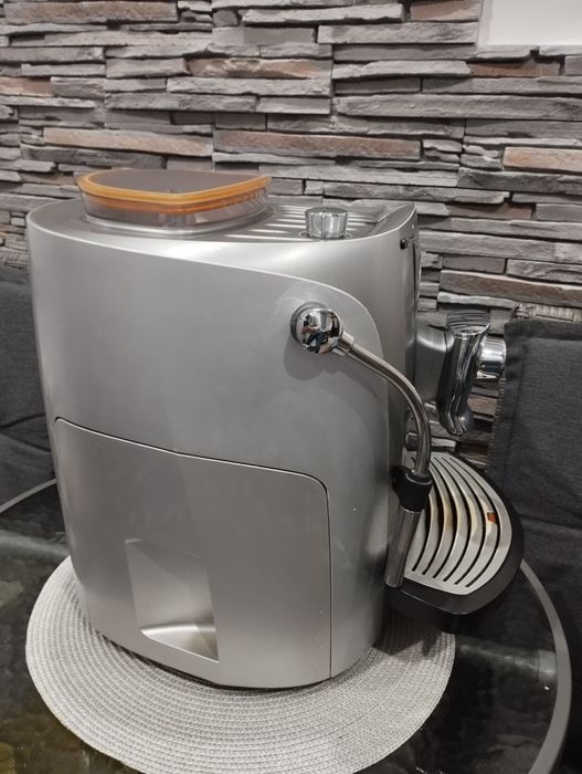 Продавам кафеавтомат Saeco talea ring