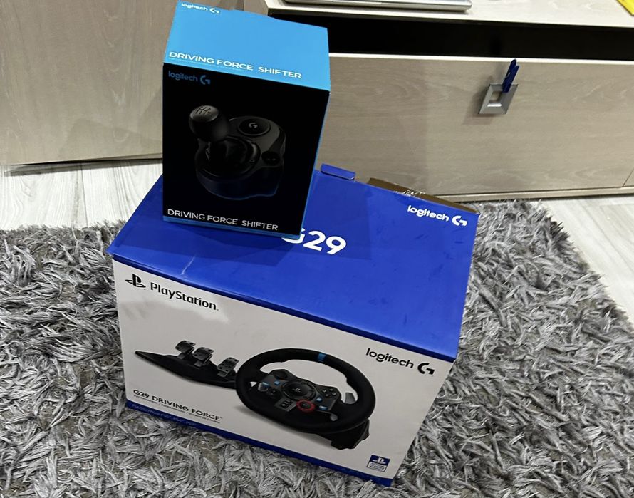 Vând volan Logitech G29 + Logitech Shifter.