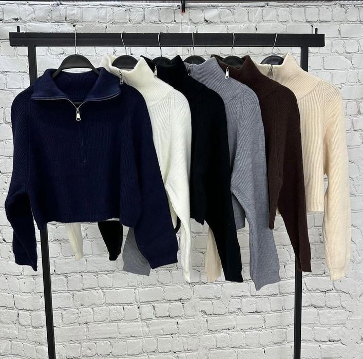 Кофта новая. Укороченная, до 50 размера.