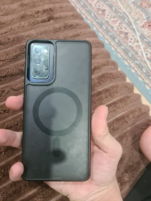 продаю Samsung S20 FE