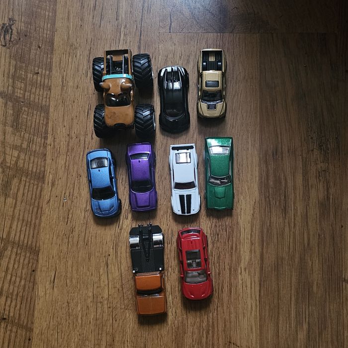 Комплект Hot Wheels Premium колички.