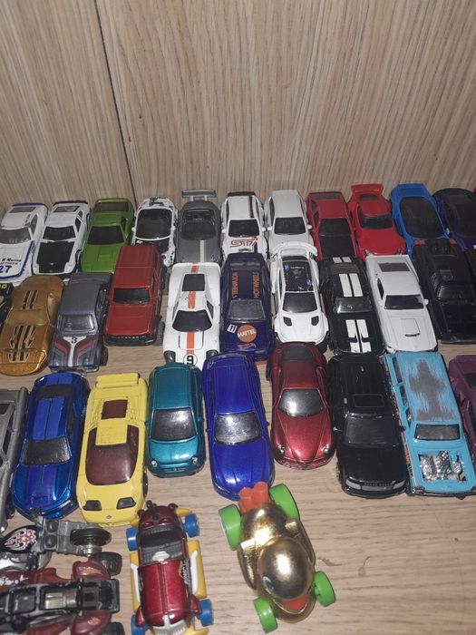 Модели машин 1:64