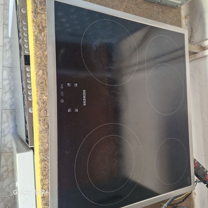 Комплект фурна и плот за вграждане SIEMENS Pyrolyse