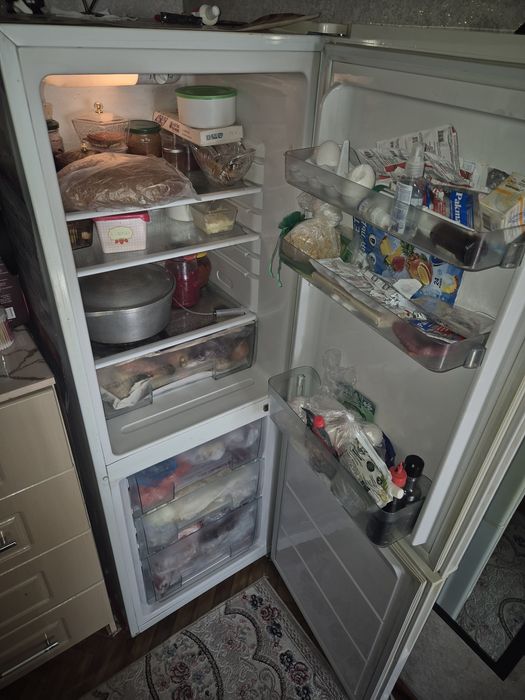 Холодильник самсунг б/у.