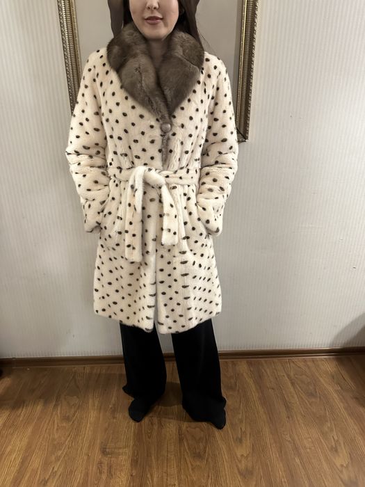 Абсолютно новая шуба.