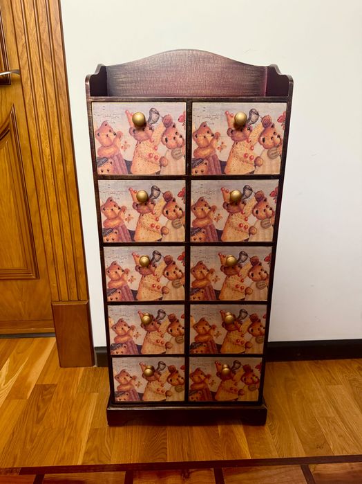Комод, шкафчик с ящиками