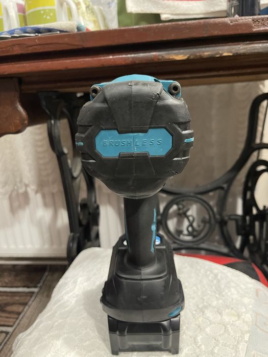 Makita tw001G.    Impact 40 v