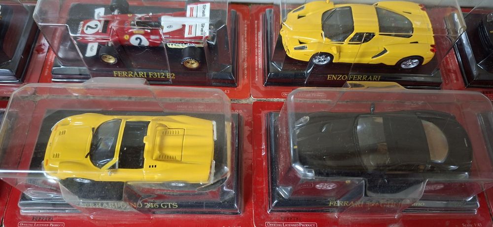 Vand colectia de masinute Ferrari Ghiroda • OLX.ro