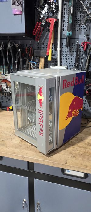 Mini - frigider Redbull iluminat