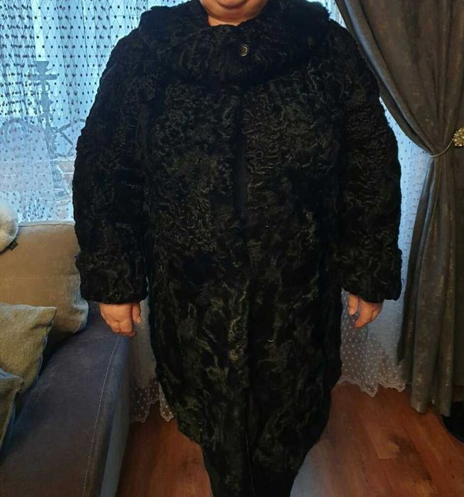 Продам Каракулевую шубу