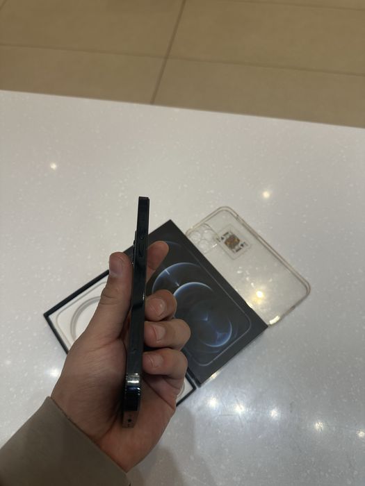 Продается Айфон 12 про