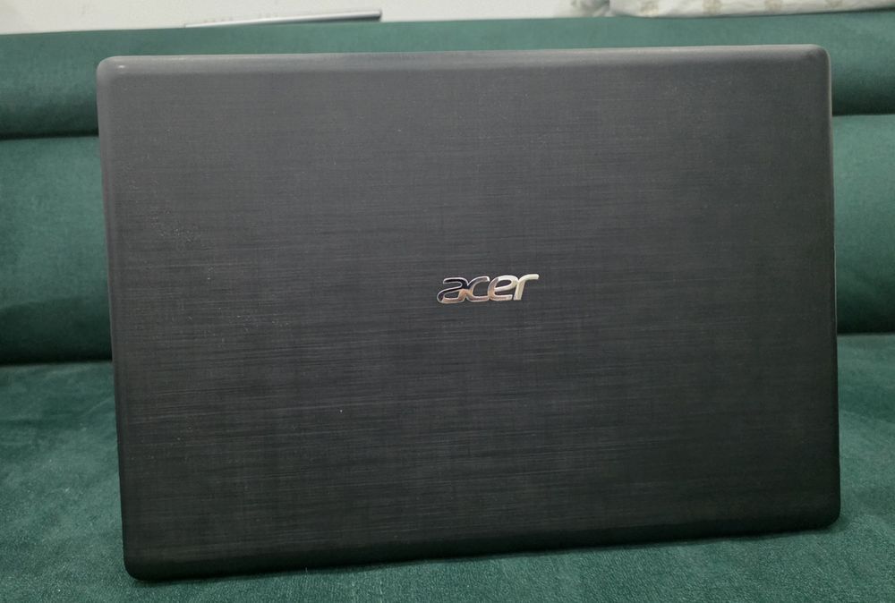 Laptop Acer Aspire ES1-531