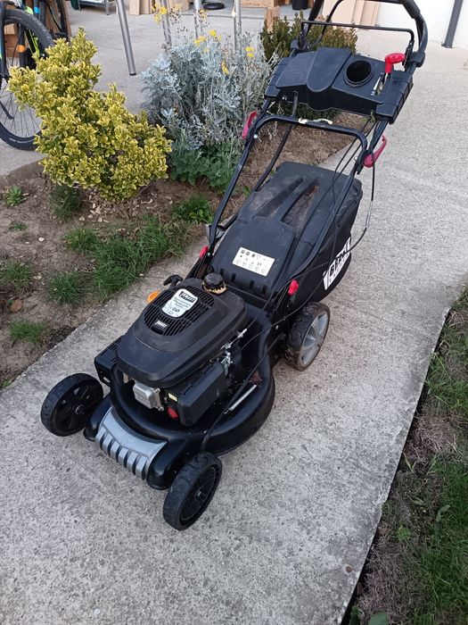 Masina tuns iarba tractiune si pornire electrica Brast 196 cmc