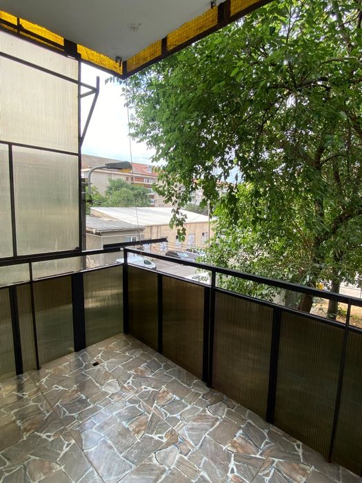 Inchiriez apartament 2 camere, decomandat, etaj 2, strada Sovata nr. 31