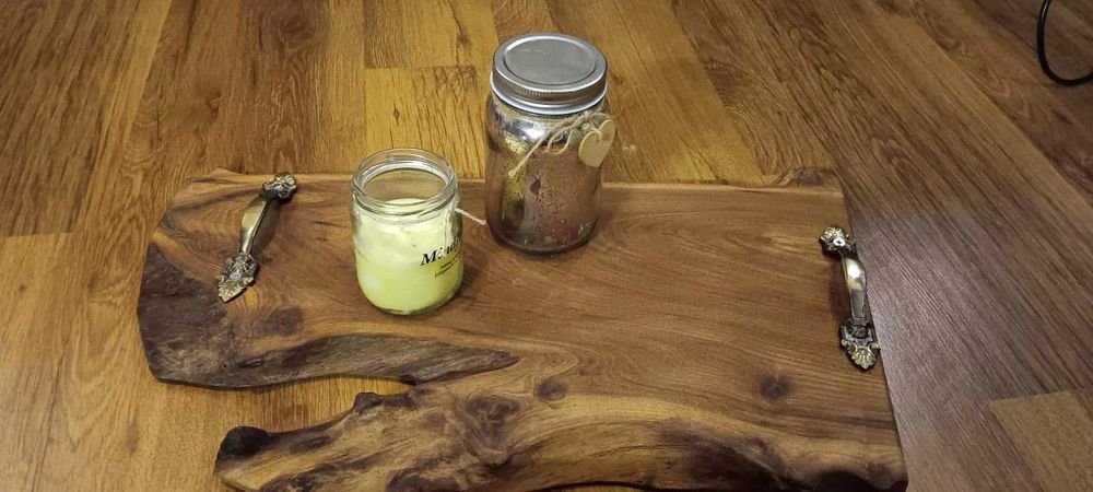 Плата от естествено дърво.