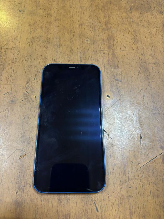 продам IPhone 12