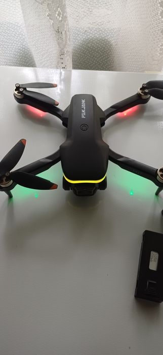 Drona fankjank cu camera
