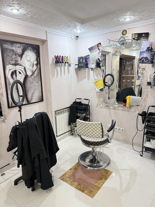 Сдам в аренду парикмахерское кресло