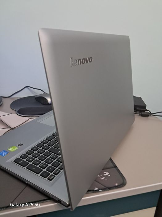 Продавам лаптоп Леново Отлично състояние