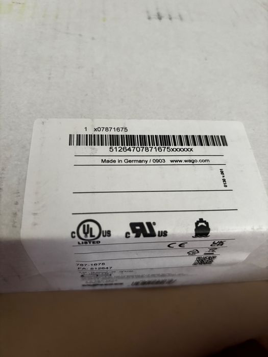 Sursă de alimentare în comutaţie cu încărcător integrat şi controler