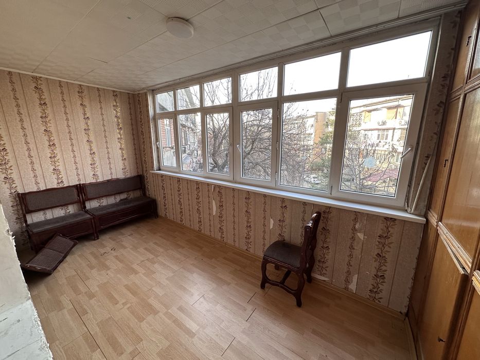 Феруза Продается квартира 2/3/4 балкон 2х6 77-Серия