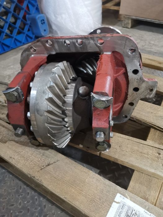 Задний редуктор маз зубренок. Редуктор заднего моста паз 3205. Редуктор газон некст 39 10. Главная пара mb actros заднего редуктора. Опора заднего моста neoplan 116.