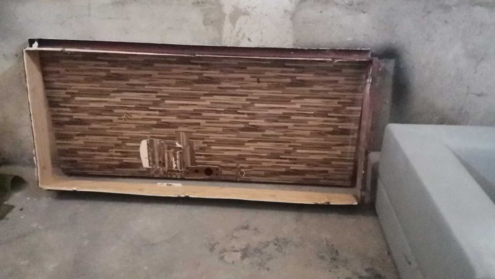 Врата метална с каса комплект