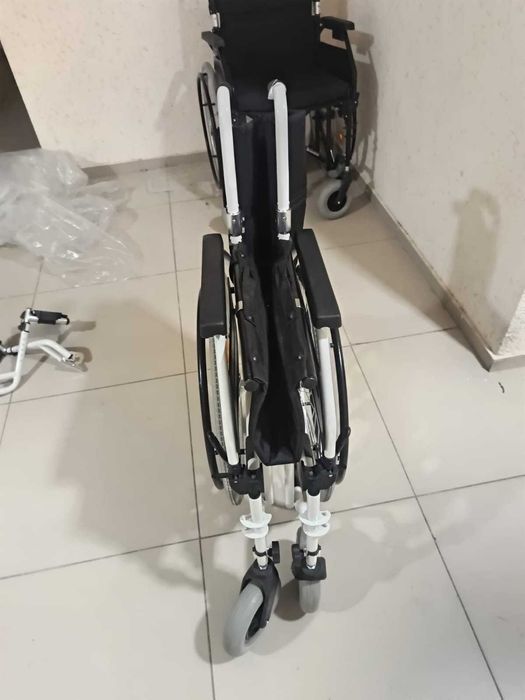 Продам инвалидное кресло