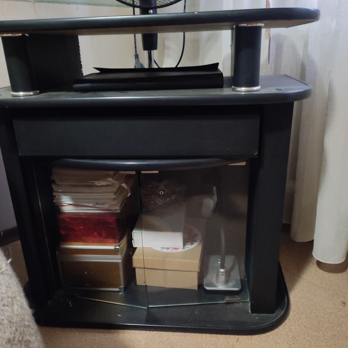 Продам тумбу под телевизор и не только