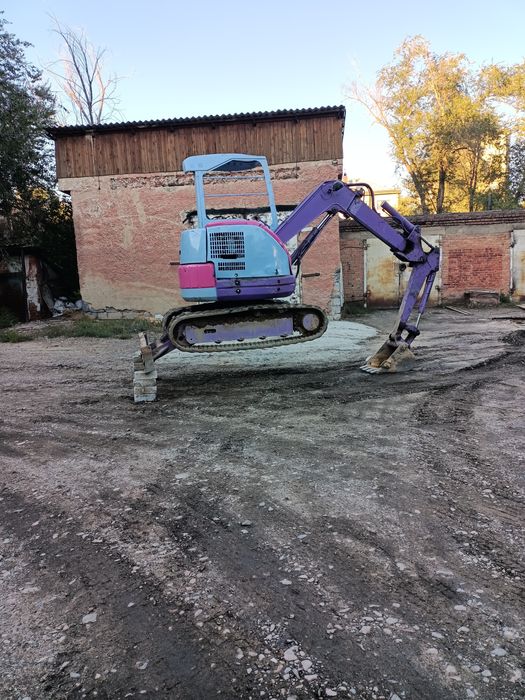 Мини экскаватор.  Вилочный погрузчик (кара). Манипулятор.