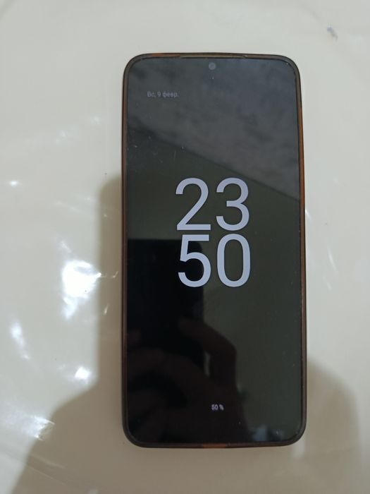 Продам телефон мото е13