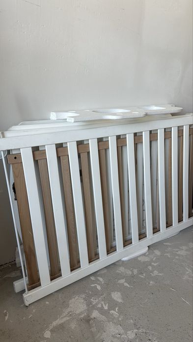 Продаю детскую кроватку Micuna