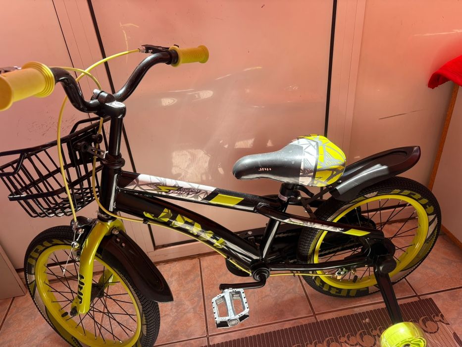 Vând bicicleta nouă pt copii