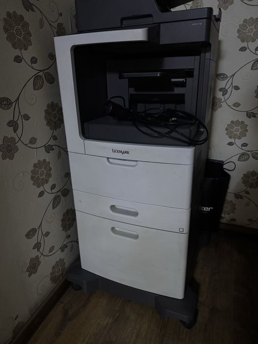 Продам МФУ Lexmark MX811de