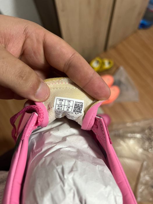 Обувки Saucony често нови