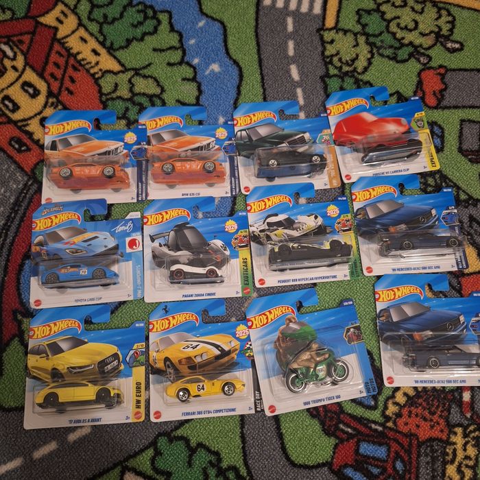 Diverse machete hot wheels