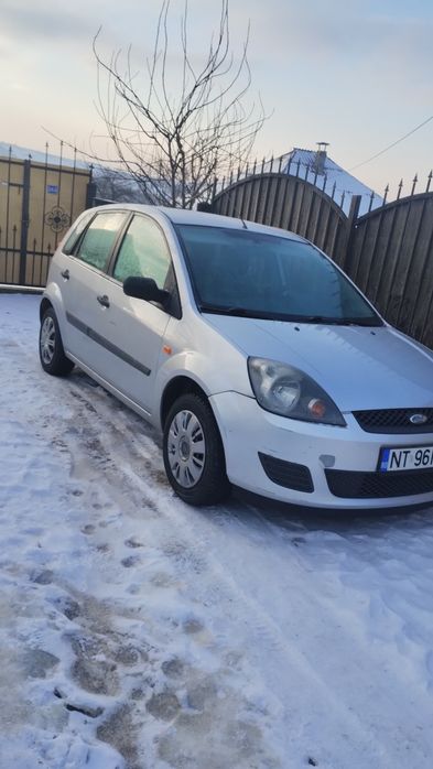Vând Ford fiesta 2007 1.4  benzina