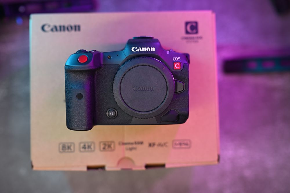 Камера\фотоапарат Canon EOS R5C 8K + обектив Canon RF 24-105 F2.8
