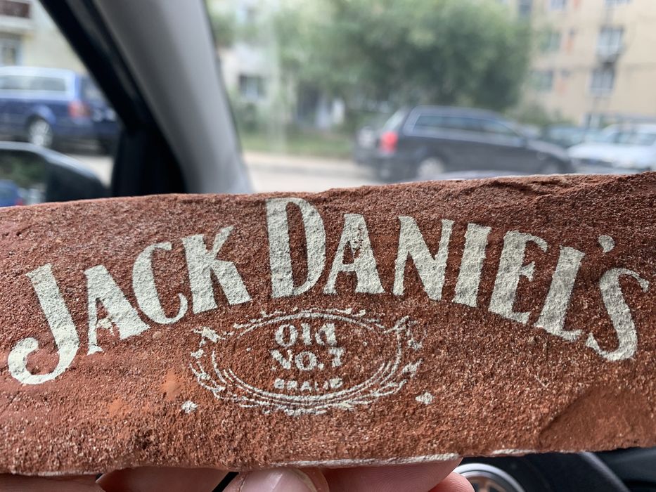 Caramida noua, aparenta feliata, margini. 100% naturală, argila arsa