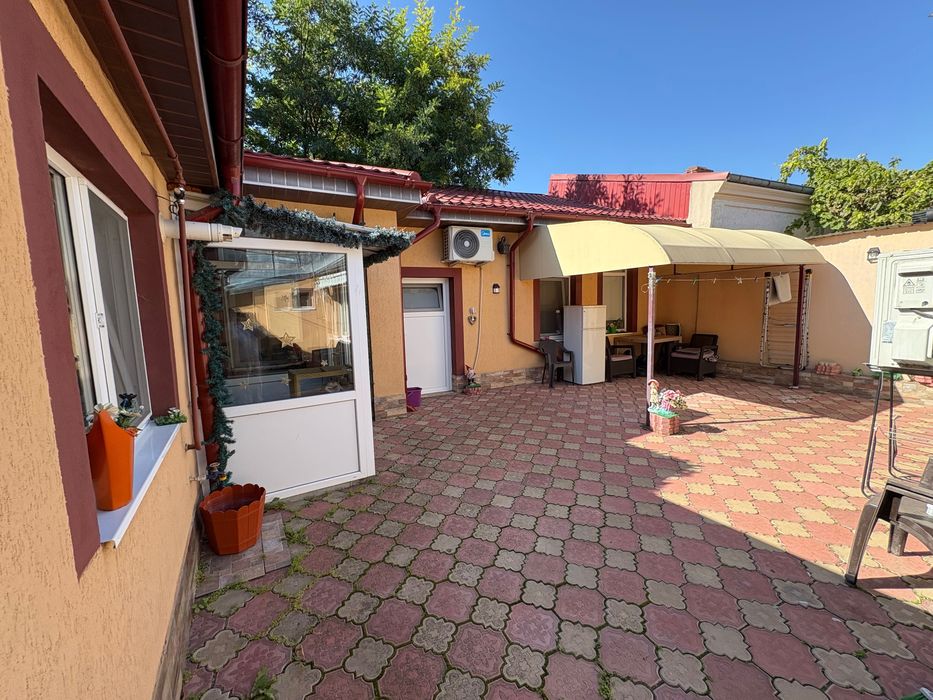 Casă de închiriat