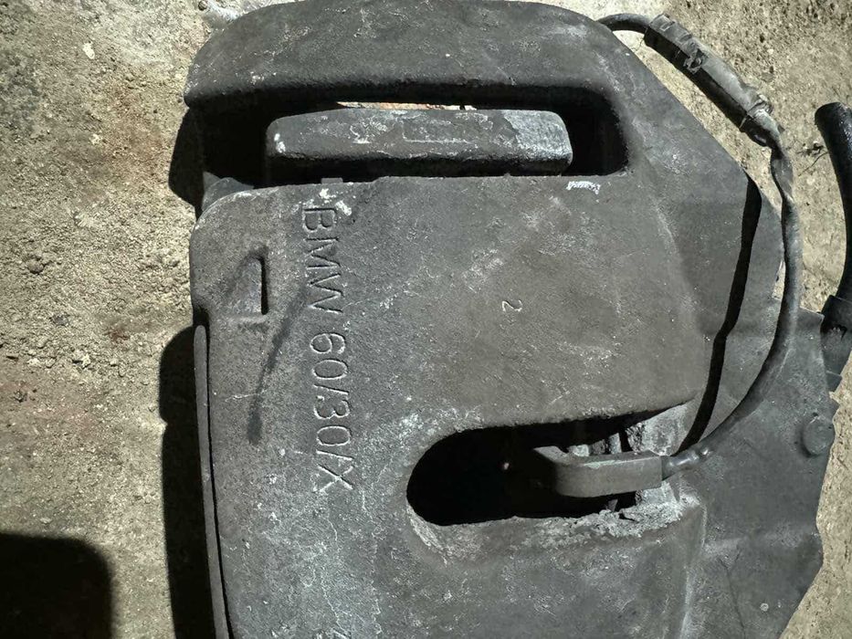 Предни спирачни апарати BMW E60/E61 3.0d 235hp