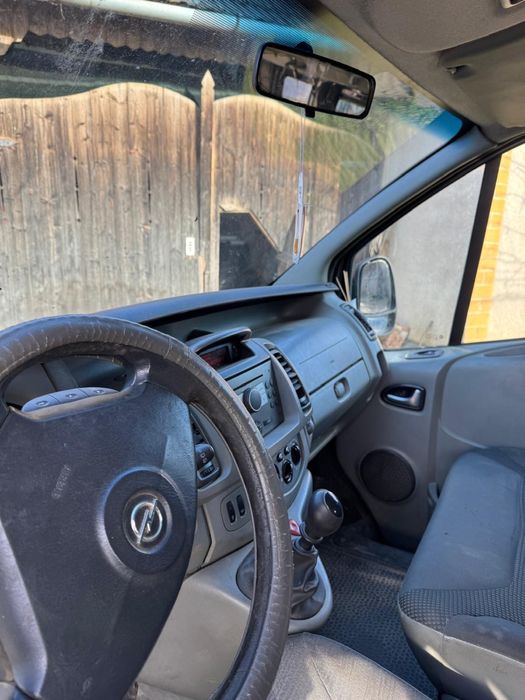 Vand Opel Vivaro 2009 cu 9 locuri